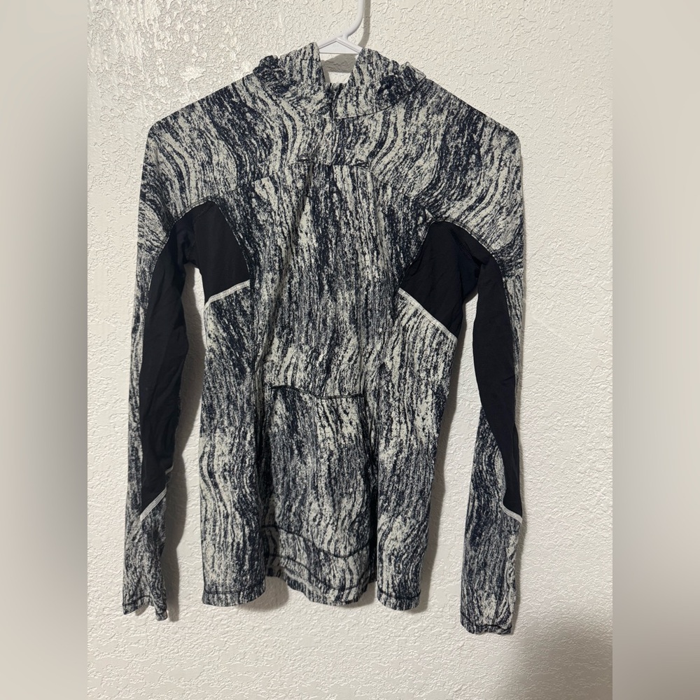 Lululemon Runbeam Hoodie - Picture 4 of 7